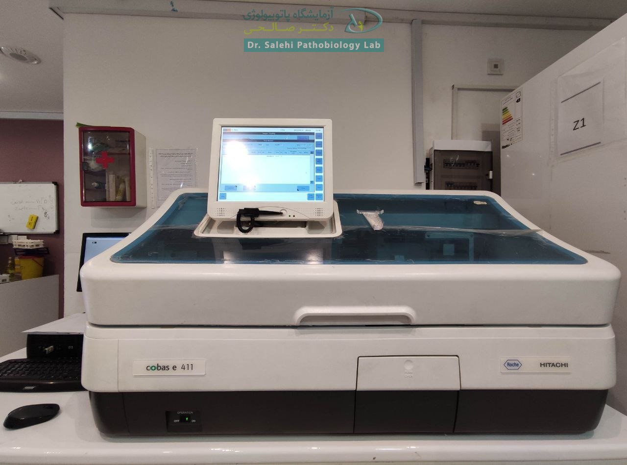 دستگاه کوباس تولید کشو ر سوئیس تنها دستگاه موجود در کسشو با روش الکتور کمی لومننسانس و قدرت خوانش 120 تست در ساعت در ازمایشگاه